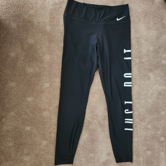 Medium, Black, Nike leggings. - Picture 2 of 4